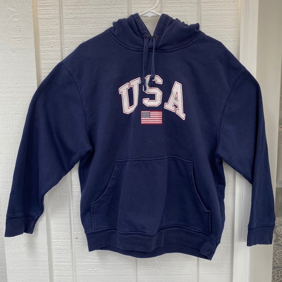 Other - Super cozy vintage USA hoodie!